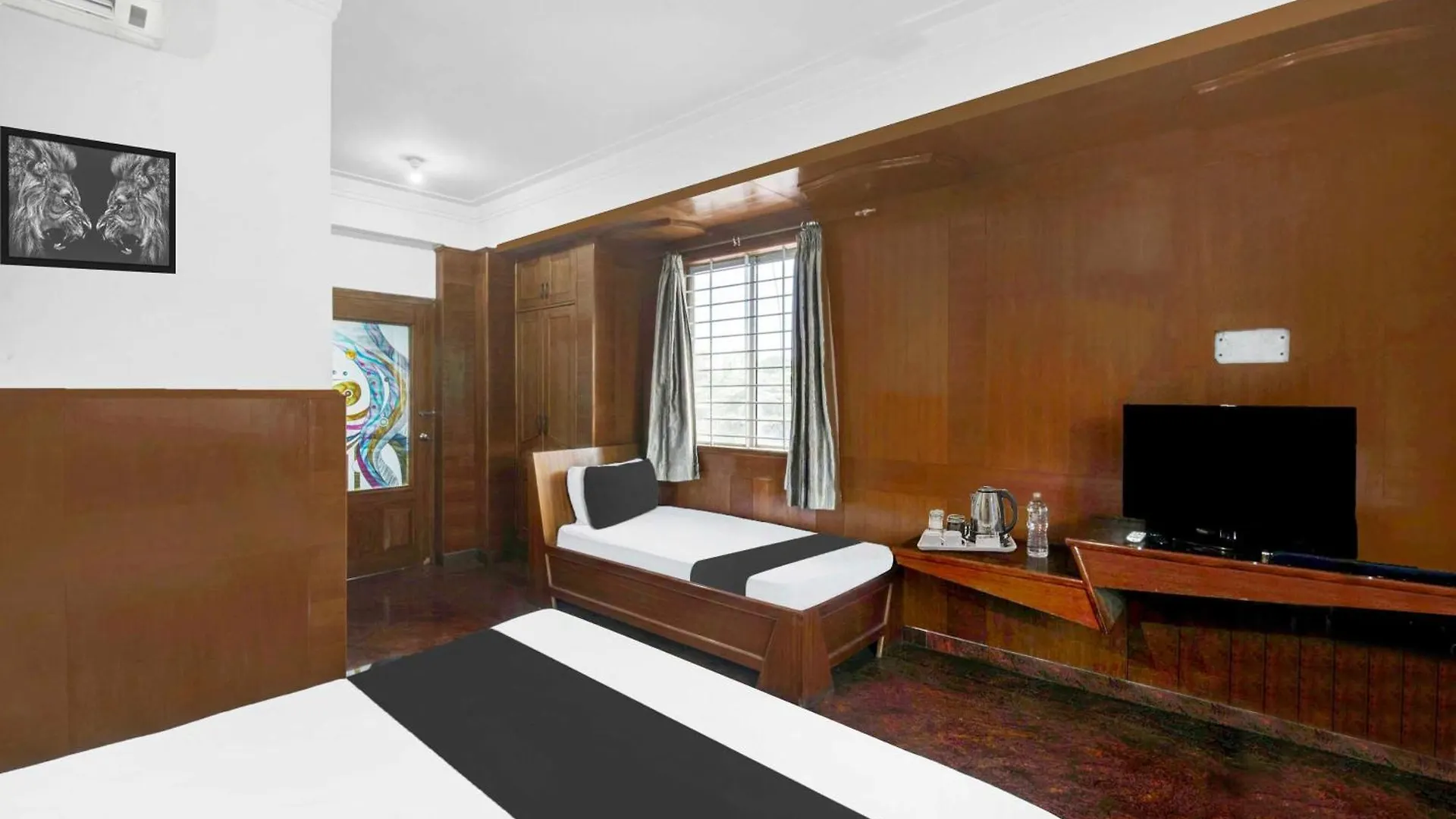 호텔 Townhouse Oak Mysore Palace