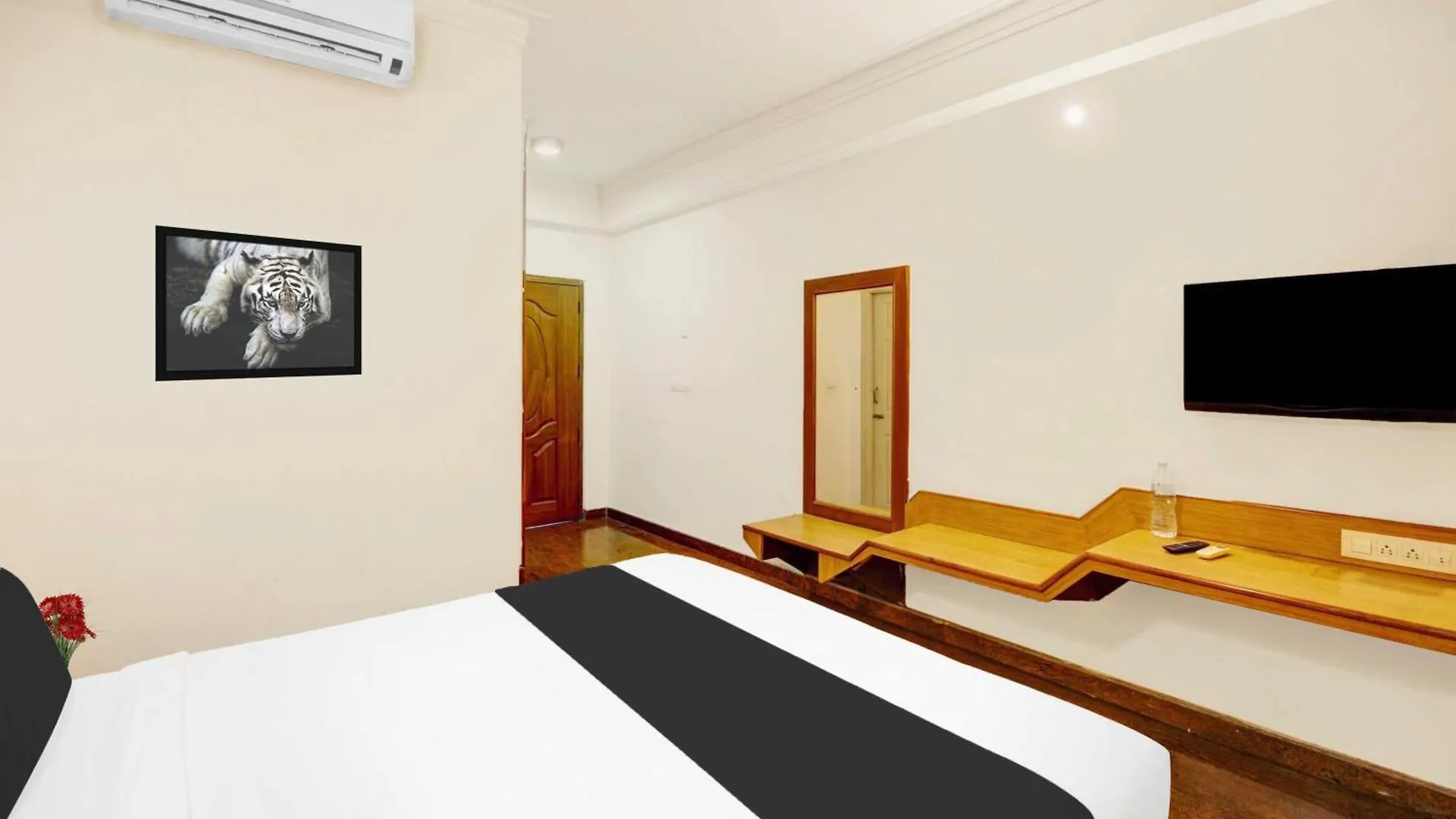 Townhouse Oak Mysore Palace 4*,