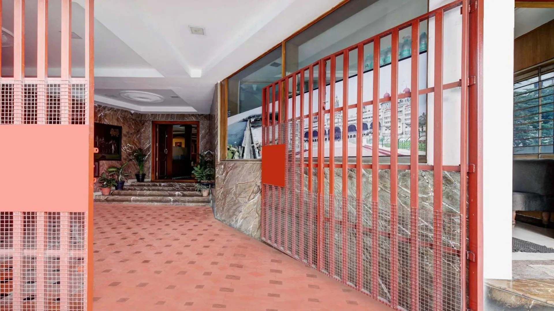 Townhouse Oak Mysore Palace Hotel